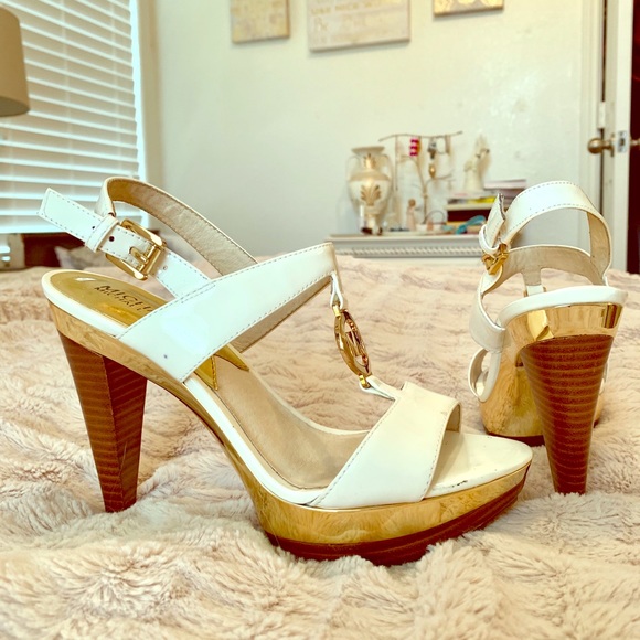 MICHAEL Michael Kors Shoes - Original Michael Kors White/Gold Pumps MICHAEL Michael Kors Shoes - Original Michael Kors White/Gold Pumps